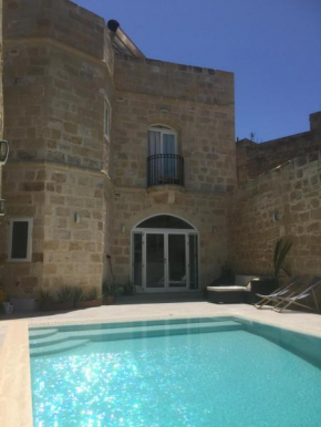 Farmhouse with Private Pool in Zurrieq